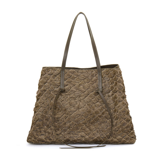 Cobé - Shopper em couro de pirarucu Oliva