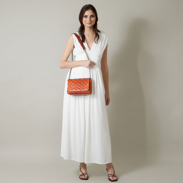 bolsa em couro de pirarucu na cor laranja - Denise Gerassi