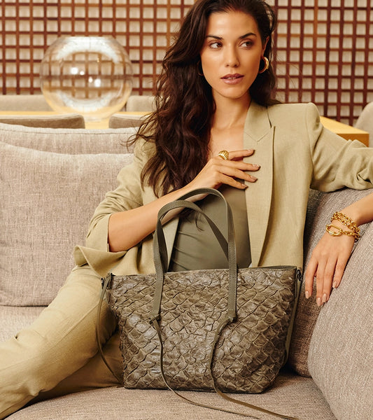 Luna - Shopper em couro de pirarucu Oliva