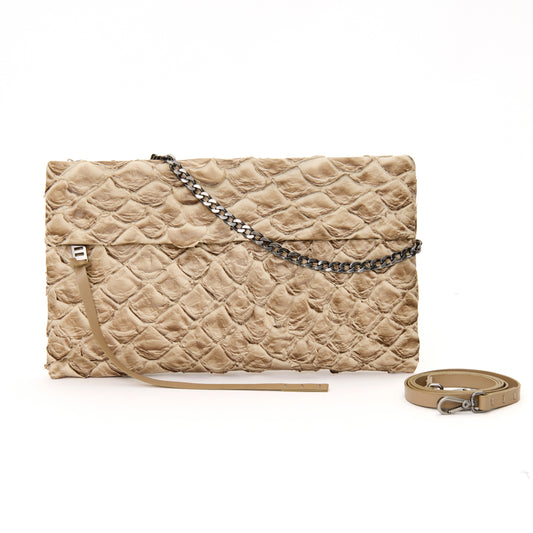 Bolsa Aquira Maxi Clutch em Couro de Pirarucu - Cor Cappuccino