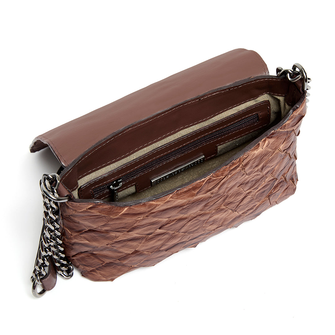 Tainá - Bolsa Tiracolo / Transversal em Couro de Pirarucu Café