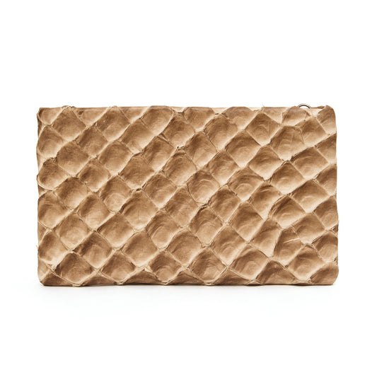 Aquira Mini - Mini Clutch em couro de pirarucu - Cappuccino