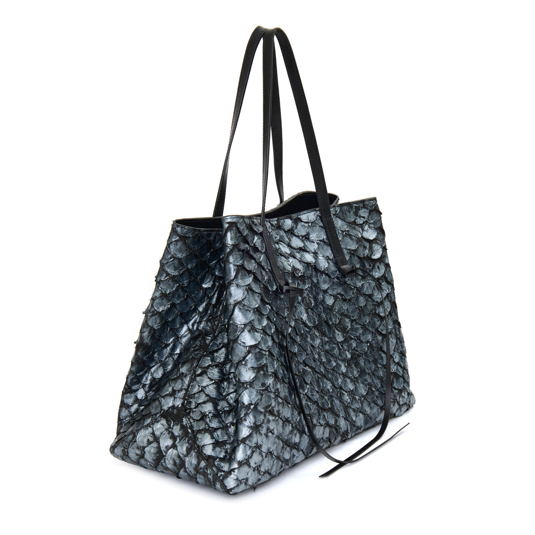 Cobé - Shopper em couro de pirarucu Preto com Prata