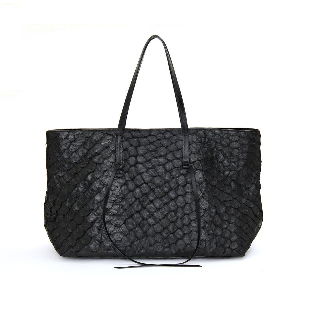 Cobé - Shopper em couro de pirarucu Preto