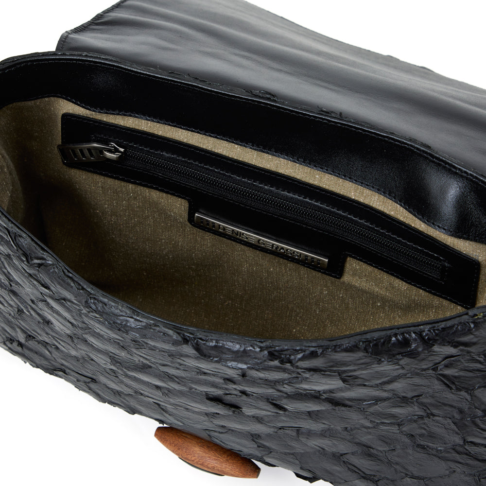 Guaíra - Bolsa Tiracolo Transversal em Couro de Pirarucu Preto