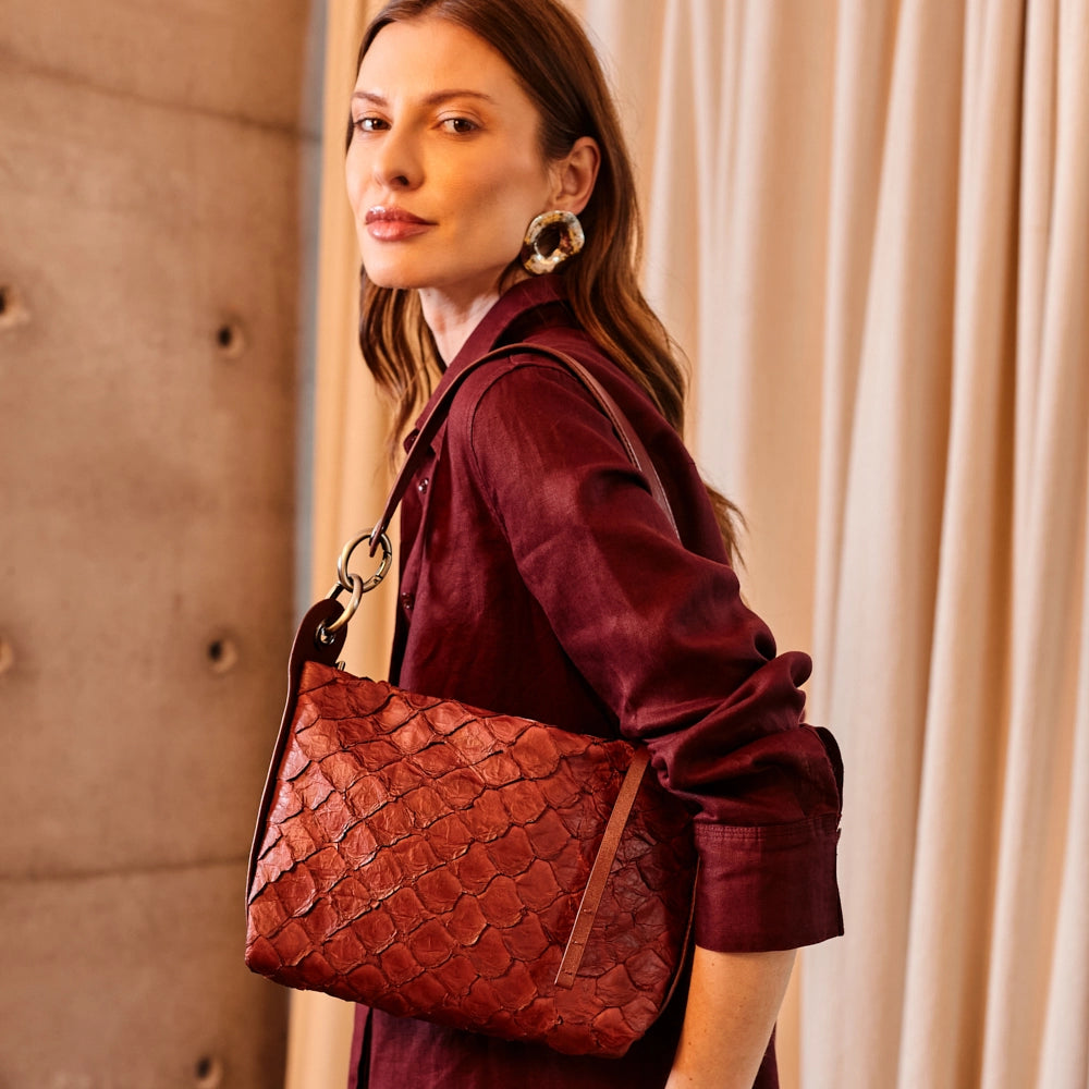 Aimara - Handbag em couro de pirarucu Claret