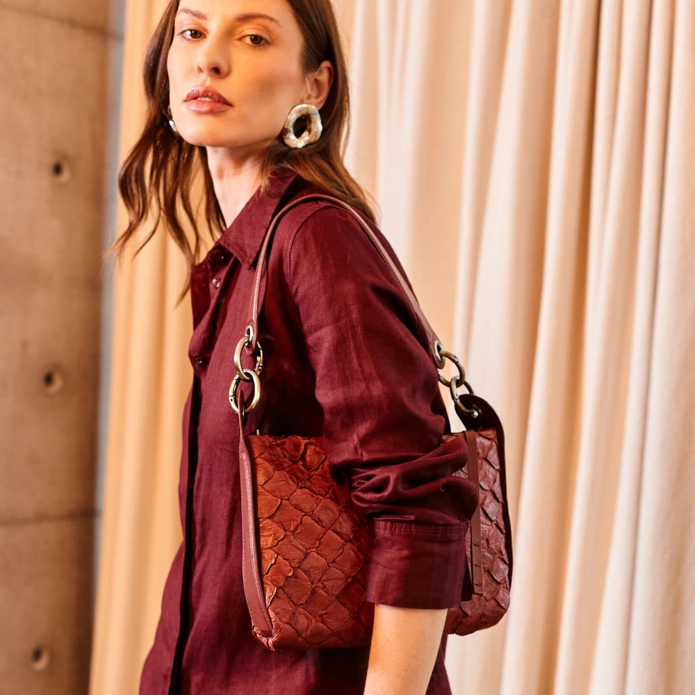 Aimara - Handbag em couro de pirarucu Claret