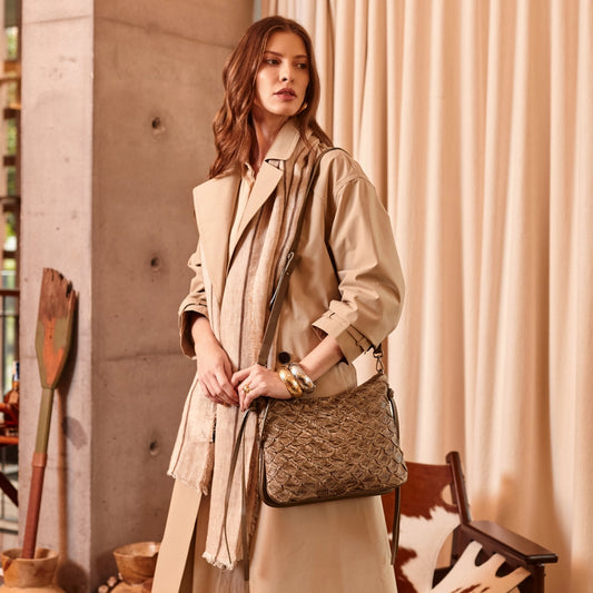 Yara - Bolsa Tiracolo Transversal em Couro de Pirarucu Oliva