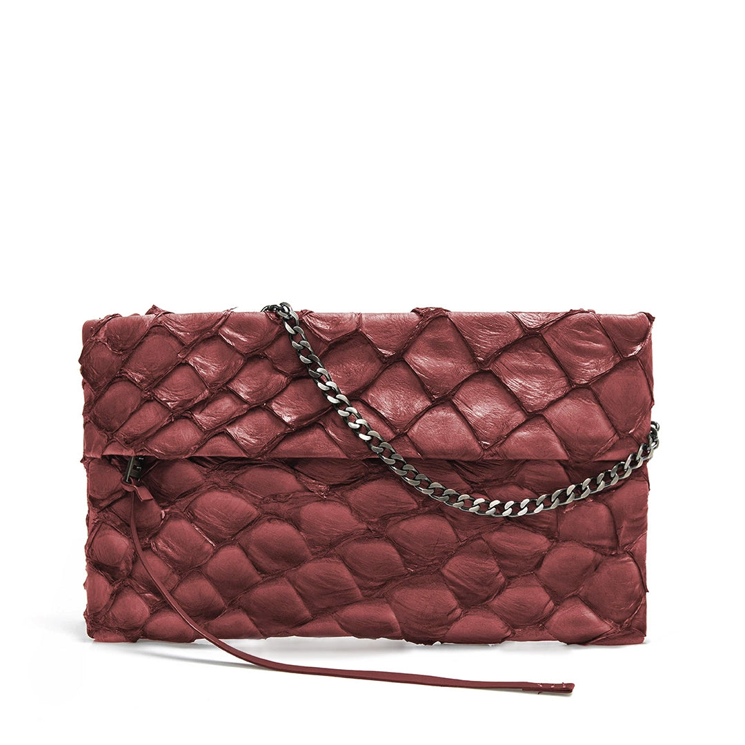 NEW AQUIRA - Maxi clutch in pirarucu leather. Comes with chain strap