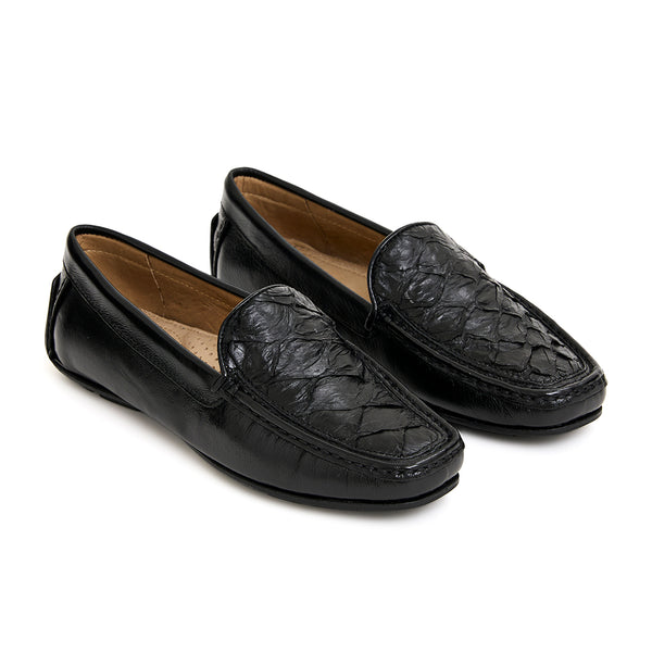 Mocassim Arumã feminino em couro com pala de pirarucu na cor Preto