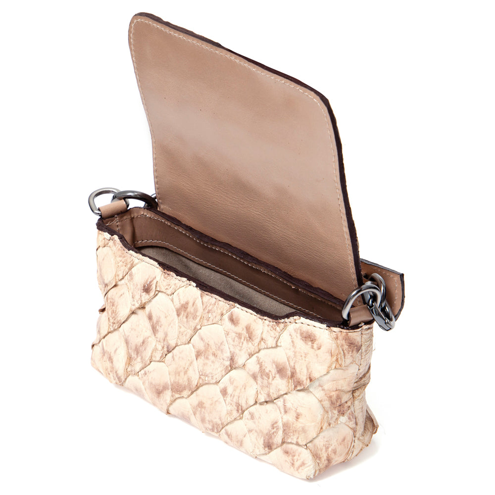 HUARI - Mini handbag em couro de pirarucu - Camel